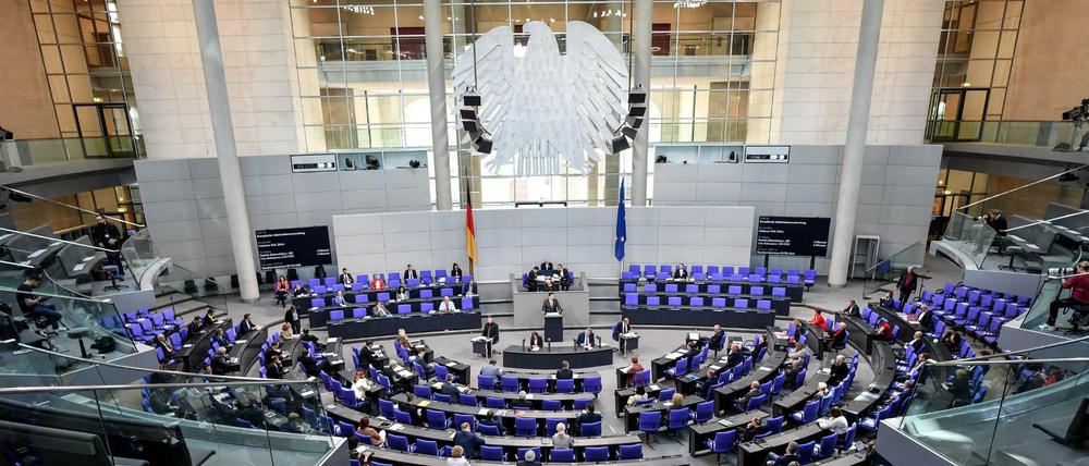 Der Bundestag ist so groß wie nie. Doch die Koalition ist sich uneins, wie eine Wahlrechtsreform aussehen soll.