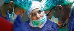 Im Einsatz: eine OP in der unterirdischen Klinik in Syrien.