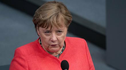 Bundeskanzlerin Angela Merkel (CDU) während der Regierungsbefragung