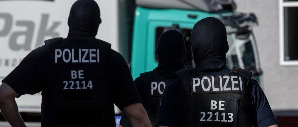 Polizisten in Berlin-Tempelhof