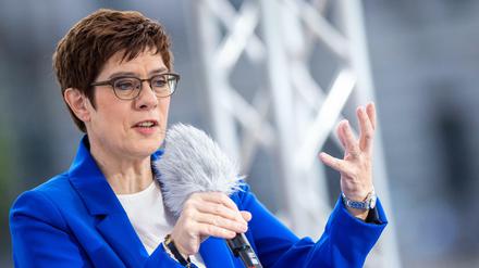 Annegret Kramp-Karrenbauer (CDU) im Interview.