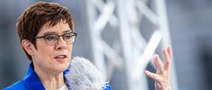 Annegret Kramp-Karrenbauer (CDU) im Interview.