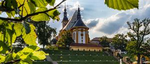 Blick auf das Kloster Neuzelle vom Barockgarten aus.