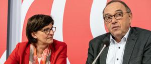 Die SPS-Chefs Saskia Esken und Norbert Walter-Borjans.