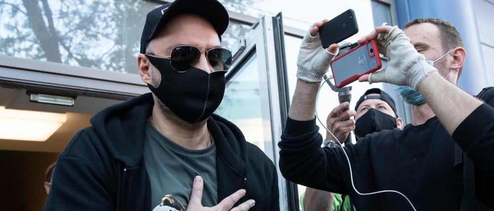 Kirill Serebrennikow nach dem Prozess in Moskau.