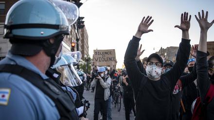 In Chicago gab es, wie hier zu sehen, im Nachgang zum Tode von George Floyd Proteste. Manche davon eskalierten.