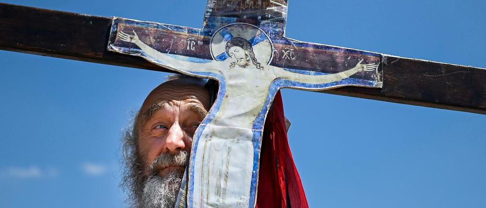 Im Gedenken an die Schlacht auf dem Amselfeld im Jahr 1389. Ein Serbe, dessen Vorfahren damals auf dem Gebiet des heutigen Kosovo von osmanischen Truppen besiegt wurden. 