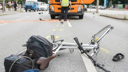 Im ersten Halbjahr sind 29 Menschen auf Berlins Straßen gestorben, darunter neun Radfahrer.