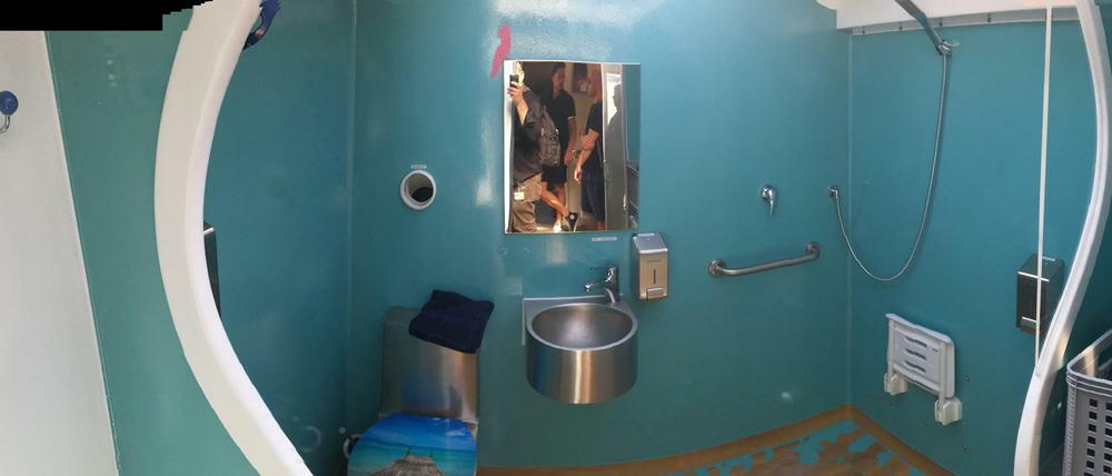 Kamera ausschalten, bevor man in die Dusche geht.