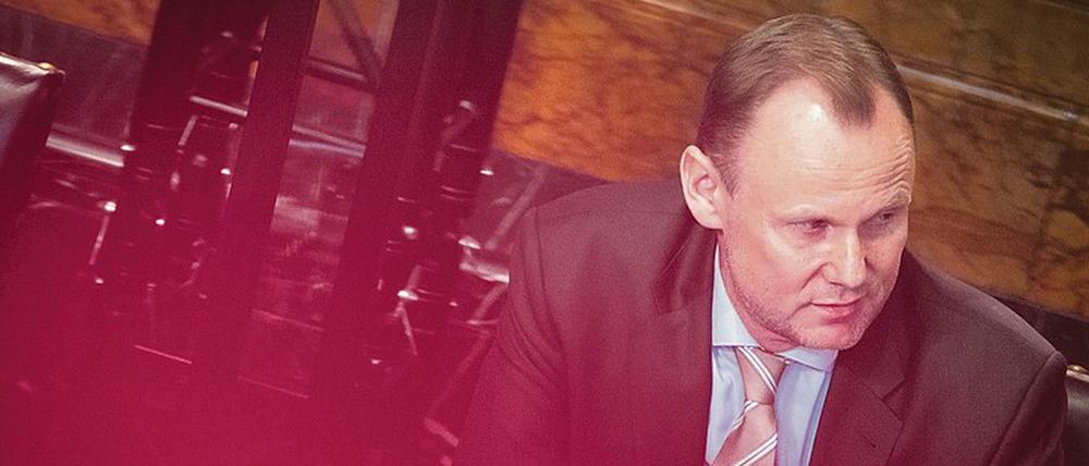 Innensenator Grote feierte seine Vereidigung mit 30 Freunden in einer Bar.