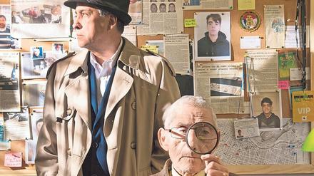 Undercover. Privatdetektiv Romulo (l.) soll wegen vermuteter Missbrauchsfälle im Altersheim ermitteln. Der 83-jährige Oscar geht als „Maulwurf“ ins Heim.