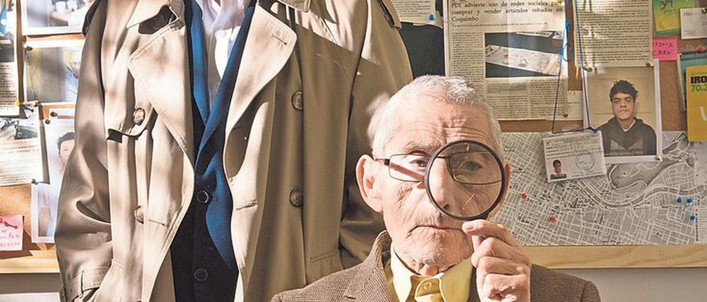 Undercover. Privatdetektiv Romulo (l.) soll wegen vermuteter Missbrauchsfälle im Altersheim ermitteln. Der 83-jährige Oscar geht als „Maulwurf“ ins Heim.