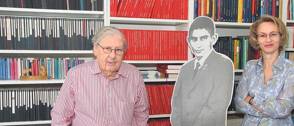 Der gebürtige Berliner Klaus Wagenbach hat über Franz Kafka promoviert. Sabine Schüssler, seine dritte Frau, leitet den Verlag seit 2002.