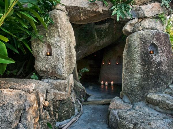 Die Höhle, um die herum John und Karina Stewart ihr Kamalaya errichteten.