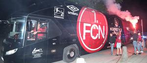 Weiter in Liga zwei unterwegs: Der 1. FC Nürnberg beim Empfang nach der überstandenen Relegation in Ingolstadt.