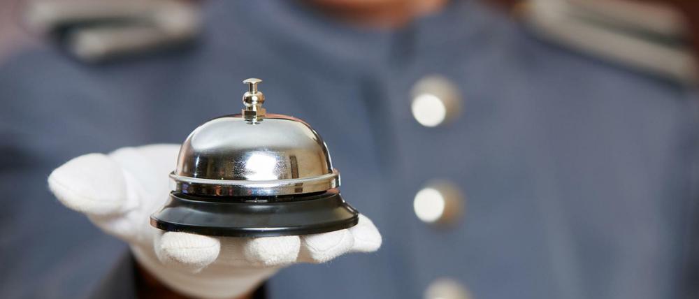 Einchecken erst ab 16 Jahren? In manchen Hotels gehört das zum Konzept - und ist laut BGH auch rechtens.