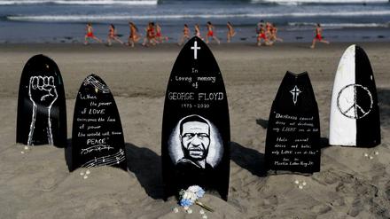 Gedenken an George Floyd am Strand von San Diego