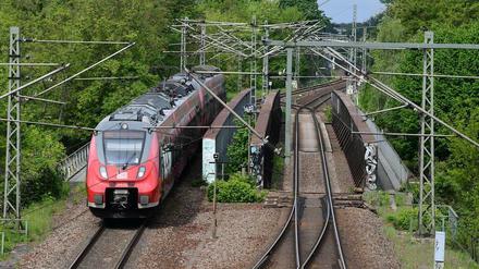 Die Bahn investiert kräftig in den Ausbau von Strecken in abgehängten Regionen.