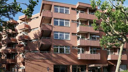 Dieses Seniorenheim in Schmargendorf soll schließen. Die pflegebedürftigen Bewohner müssen dann umziehen.