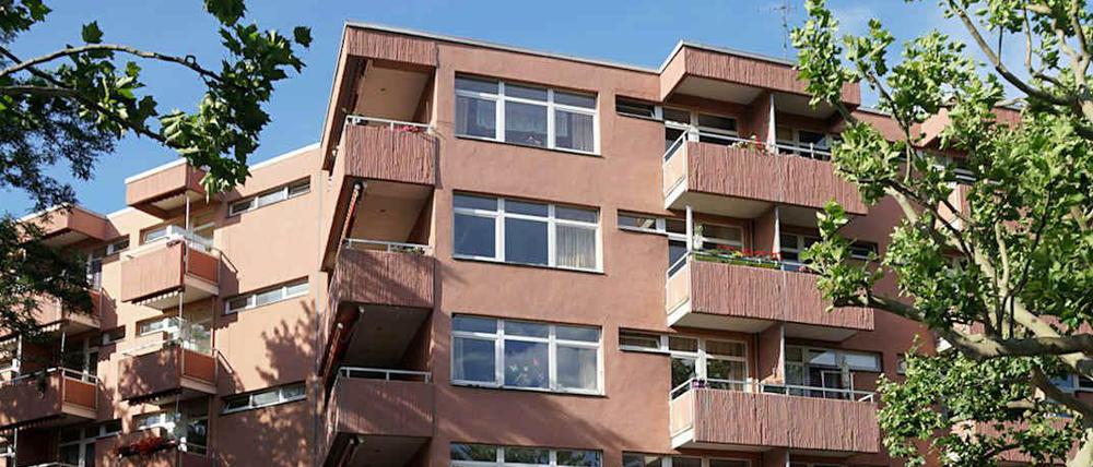 Dieses Seniorenheim in Schmargendorf soll schließen. Die pflegebedürftigen Bewohner müssen dann umziehen.