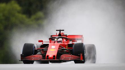 Abgeraucht: Sebastian Vettel scheidet in Spielberg früh aus.
