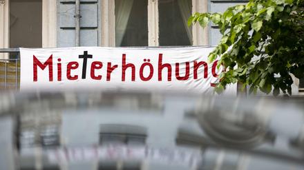 Angst vor Überforderung: Bezahlbarer Wohnraum wird in Berlin knapper, der Mietendeckel soll helfen. 