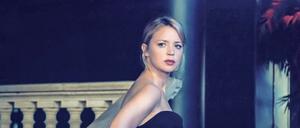 Sibyl (Virginie Efira) sucht für ihren neuen Roman Inspiration bei einer jungen Patientin. Dabei gibt ihr eigenes Leben genug Stoff her.