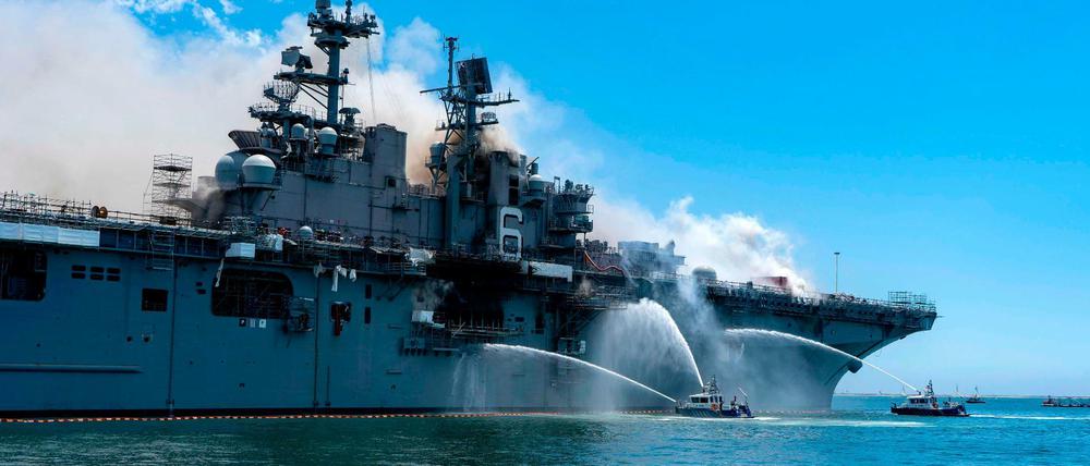 Brand auf dem US-Schiff „Bonhomme Richard“