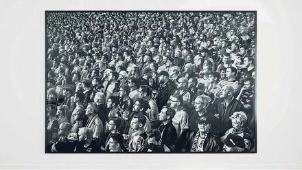 In seinen Fotos dokumentiert der Jazztrompeter Till Brönner Menschen im Alltag – etwa die Fußballfans von Borussia Dortmund. 