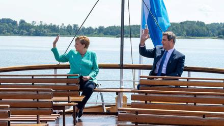 Angela Merkel (CDU) und Markus Söder bei der Schifffahrt. 