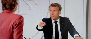 Frankreichs Staatschef Macron beim TV-Interview am Dienstag.