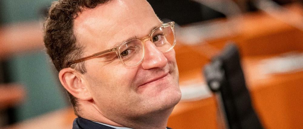 Gesundheitsminister Jens Spahn habe einen "klaren Kopf", lobt Bundestagspräsident Schäuble.