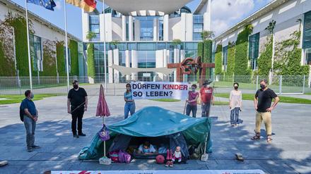Mahnwache für die Gestrandeten auf der griechischen Insel Moria vor dem Bundeskanzleramt im Juni.