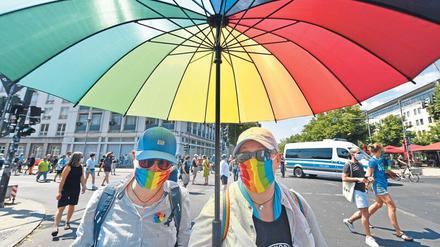 Vorbildlich geschützt beim alternativen CSD 2020. 