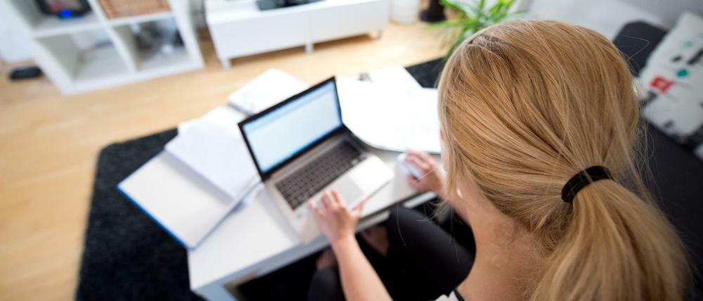 Keine Überbrückungshilfe vom Bund – Zehntausende Studierende bekamen in den vergangenen Wochen eine Mail mit der Ablehnung zu ihrem Nothilfe-Antrag.