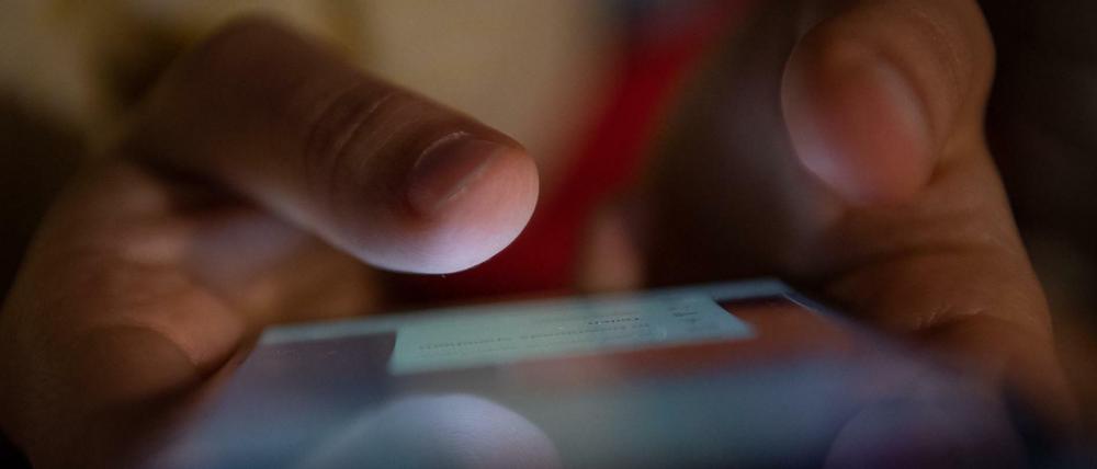 Smartphones sind zu ständigen Begleitern vieler Menschen geworden.