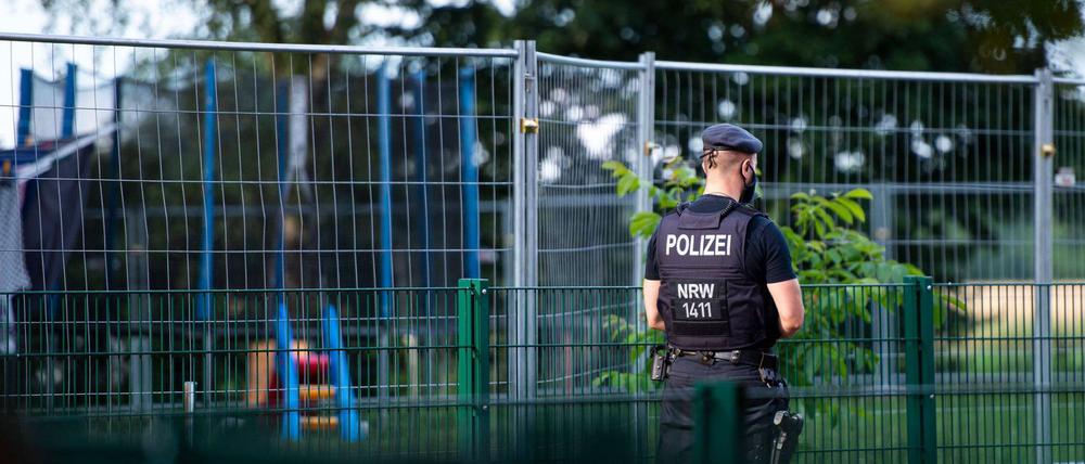 Würden Landkreise abgesperrt werden? In Güterloh wurden die Wohnsiedlungen der Tönnies-Mitarbeiter mit Bauzäunen umstellt.