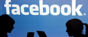 Am Vormittag wird das Urteil des Europäischen Gerichtshofs EuGH zur Klage des Datenaktivisten Schrems gegen Facebook erwartet. 