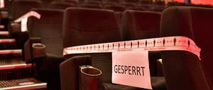Wegen des Mindestabstands muss die Hälfte der Plätze in den Kinos derzeit leer bleiben.