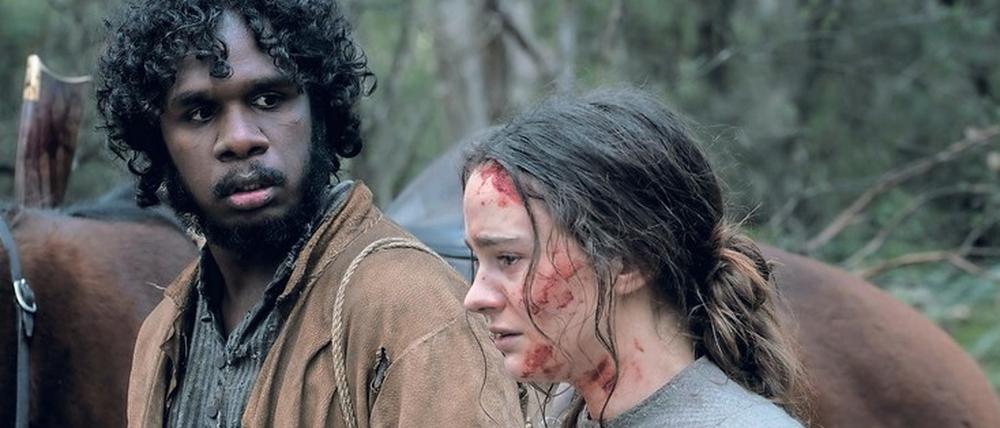 Gegen den Feind vereint. Aisling Franciosi und Baykali Ganambarr.