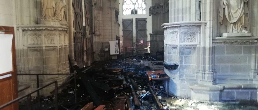 Am Samstag war ein Großbrand in der Kathedrale von Nantes ausgebrochen.