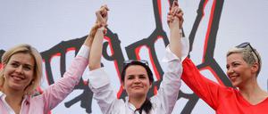 Gemeinsam. Swetlana Tichanowskaja (Mitte) Maria Kolesnikowa (li.) und Veronika Zepkalo stehen an der Spitze der Opposition gegen Lukaschenko. 