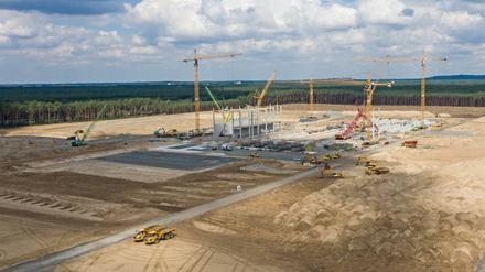 Da wächst was: In Grünheide verändert sich die Tesla-Baustelle stetig. 