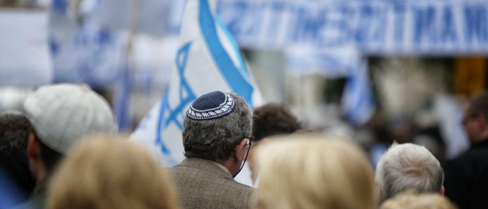 Attacken auf Rabbiner, Schmähungen von Juden mit Kippa im Straßenbild - zum 70. Jahrestag ist der Zentralrat herausgefordert.