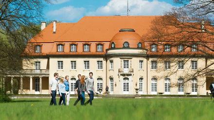 Seit 2005 ist die Villa Borsig in Tegel Aus- und Fortbildungsstätte des Auswärtigen Amtes.