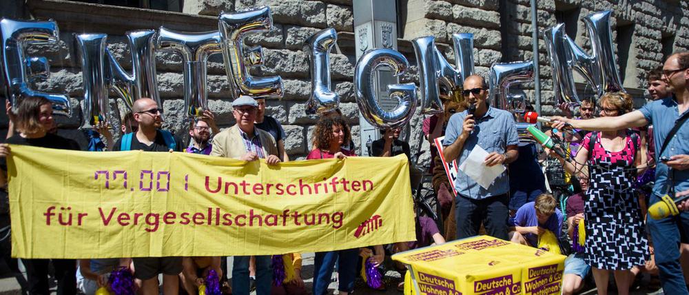 Vor einem Jahr reichte die Initiative "Deutsche Wohnen &amp; Co enteignen 77.000 Unterschriften ein.