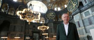Der türkische Präsident Recip Tayyip Erdogan in der Hagia Sophia