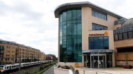 Die Universität Oxford und das britische Pharmaunternehmen AstraZeneca arbeiten gemeinsam an einem Impfstoff. 