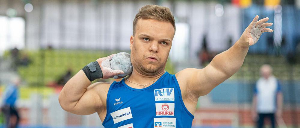 Gib ihm die Kugel. Niko Kappel übertraf bei drei von fünf Veranstaltungen in dieser Freiluftsaison bereits die alte Weltrekordmarke.