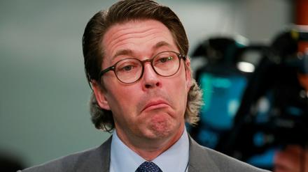 Bundesverkehrsminister Andreas Scheuer (CSU) sieht sich bei der Aufarbeitung des Debakels um die Pkw-Maut erneut mit schweren Vorwürfen der Opposition konfrontiert. 